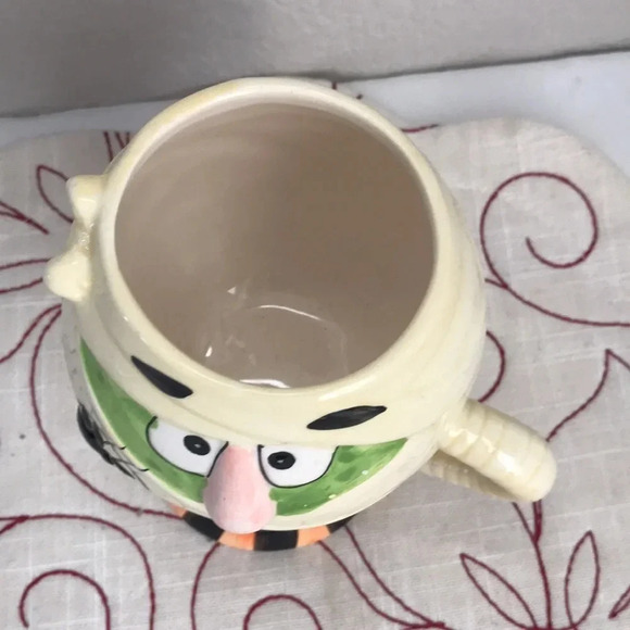 Halloween Mummy Spider Cup Mug - Picture 3 of 4